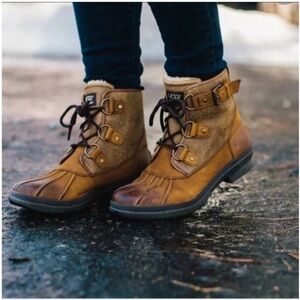 NWOB UGG Cecile Waterproof Leather Chestnut Ankle Boots Buckle Lace Up Winter
